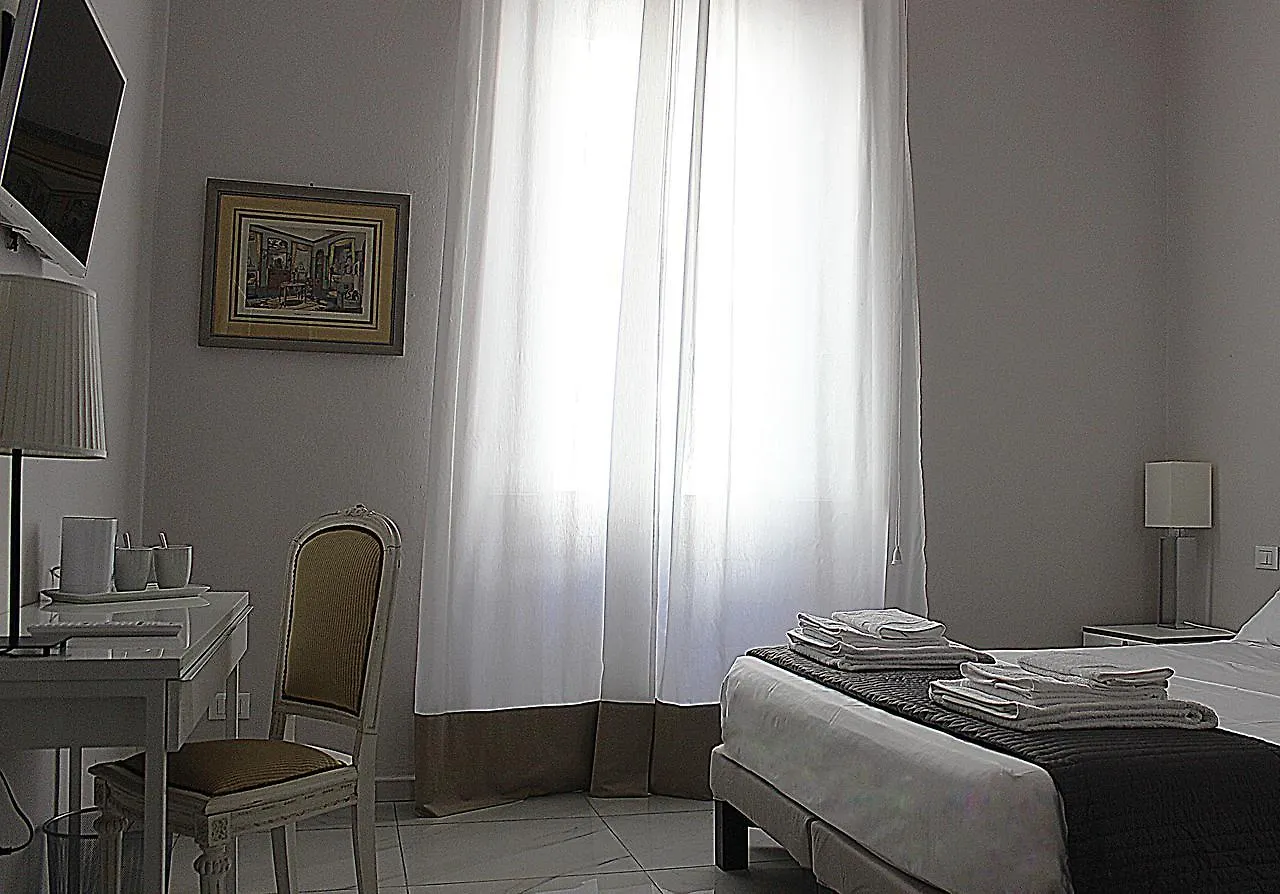 بيت ضيافة فلورنس Dimora Degli Artisti - Charm Rooms إيطاليا